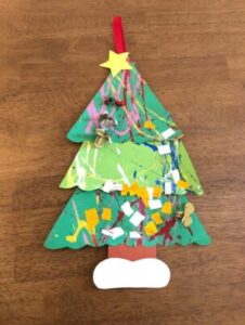 クリスマスツリーの製作2歳児